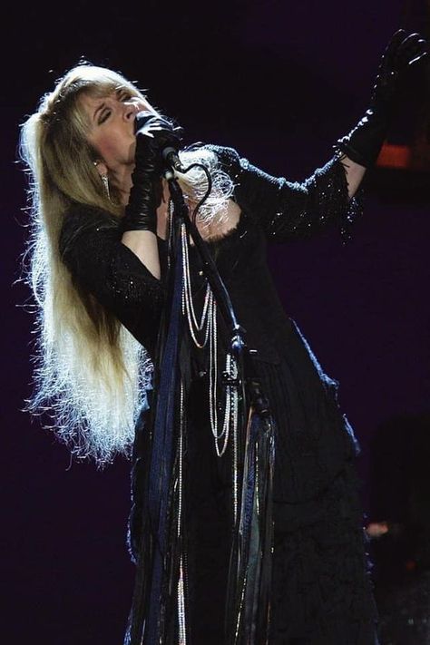 Stevie Nicks Pictures, Stevie Nicks Costume, Stevie Nicks Concert, Stevie Nicks Lindsey Buckingham, Buckingham Nicks, Stevie Nicks Style, Stephanie Lynn, Lindsey Buckingham, Stevie Nicks Fleetwood Mac