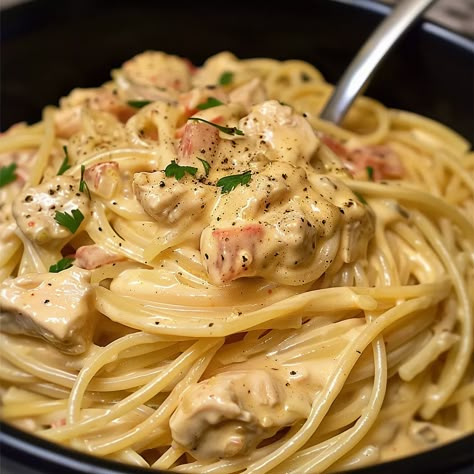 Crockpot Cheesy Chicken Spaghetti is more than just a meal; it’s a comforting embrace in the form of food. This dish stands out for its ease of preparation, making it ... Read more Chicken Slowcooker Easy, Slow Cooker Cheesy Chicken Spaghetti, Crock Pot Cheesy Chicken Spaghetti, Chicken Spaghetti Casserole Crockpot, Crockpot Cheesy Chicken Spaghetti, Crockpot Cheesy Chicken Spaghetti Recipe, Chicken And Spaghetti Recipes, Chicken Pasta Crockpot Recipes, Cheesy Chicken Spaghetti Casserole