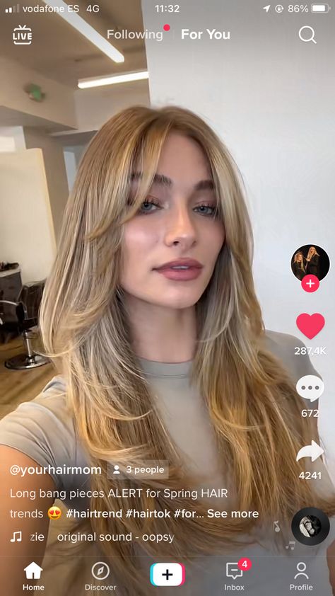 Oval Face Haircuts Blonde, Side Framing Bangs, Sabrina Carpenter Haircut Layers, Slide Layer Haircut, Hair Cuts Long Hair Straight, Forelock Hairstyle, Layers Haircut With Bangs, Victoria Secret Haircut, Hair With Side Part