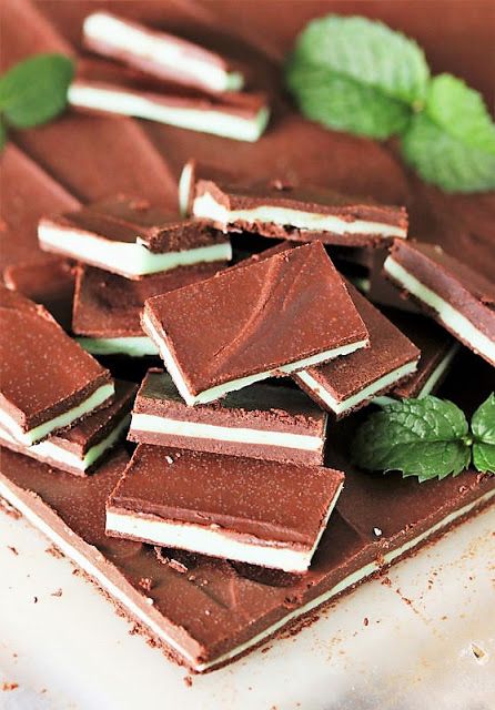 Homemade Andes Mints Image Andes Mint Recipes, Andes Candies, Sweet Dip, Andes Mints, Chocolate Bowls, Dessert Board, Andes Mint, Mint Recipes, Candy Recipes Homemade