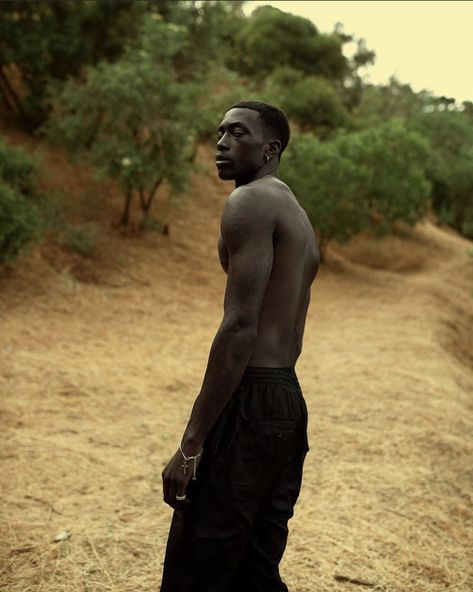 Aesthetic Fashion Men, Dark Skin Men, Portrait Photography Men, Black Photography, Black Boy, Inspiration Aesthetic, Photoshoot Concept, Aesthetic Black, African Men