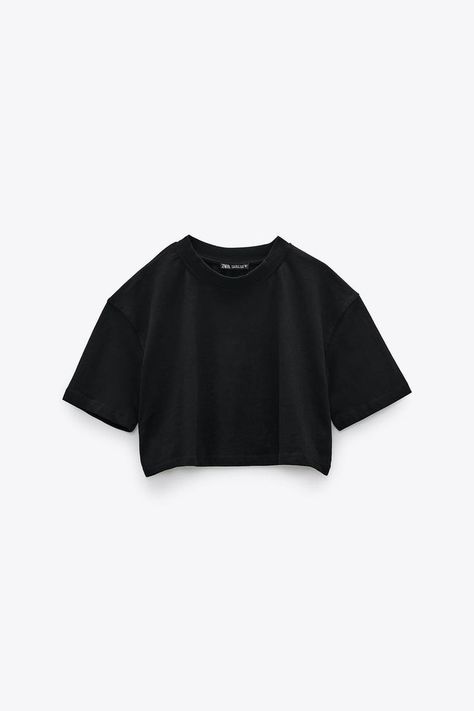 Oversized Cropped Tshirt, Alice Clothes, Nyc Outfits, Black Shirts Women, Zara T Shirt, Practice Outfits, Cotton Crop Top, Crop Top Outfits, Crop Top Shirts