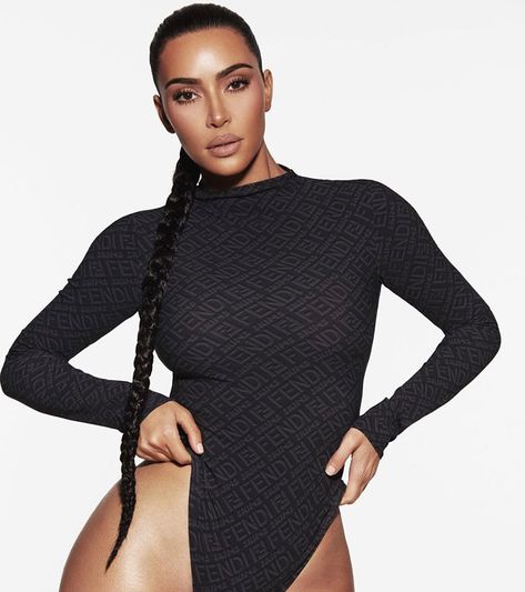 Shapewear Bodysuit Outfit, Bodysuit Styling, Estilo Kim Kardashian, Fendi Top, Estilo Kardashian, Black Bodysuit Longsleeve, Bodysuit Outfit, Holiday Clothing, Kardashian Family