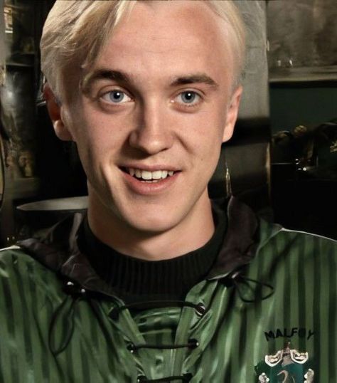 Slytherin Shifting, Draco Malfoy Now, Blonde Ferret, Malfoy Family, Draco Malfoy Hot, Draco Malfoy Aesthetic, Slytherin Pride, Lucius Malfoy, Tom Felton Draco Malfoy