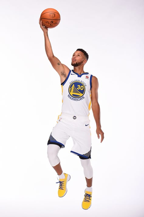 Stephen curry Nba Players Stephen Curry, Steph Curry Shooting, Nba Wallpapers Stephen Curry, Steven Curry Basketball, Steph Curry Championship, Curry Nba, Golden State Basketball, Nba Stephen Curry, Curry Basketball