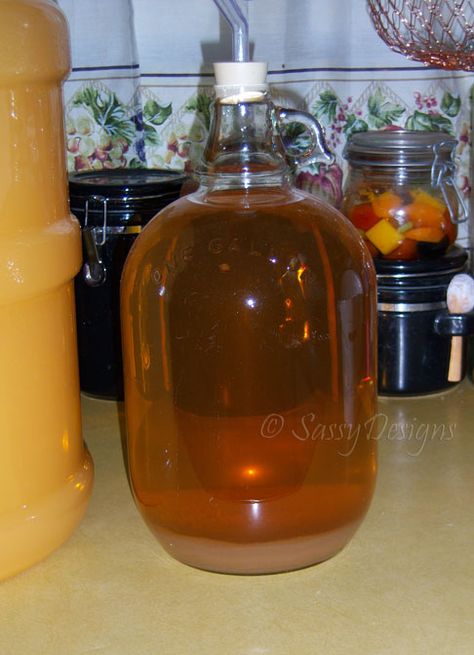 Wine Making Recipes, Homemade Liqueur, Homemade Wine Recipes, Distilling Alcohol, Apple Cranberry Pie, Cider Wine, Alcohol Infusion, Diy Alcohol, Apple Wine