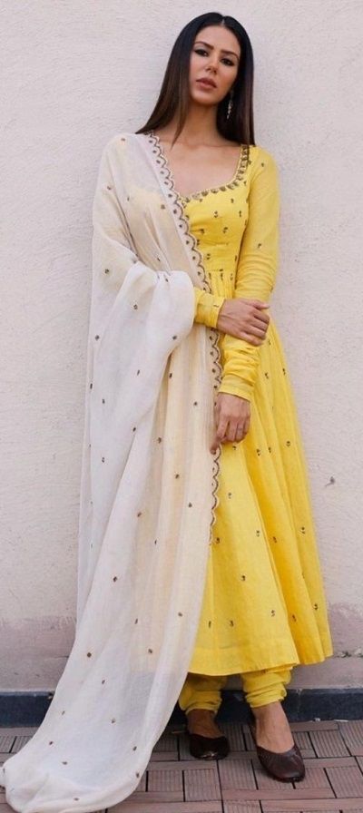 Yellow Salwar Suit Designs Sonam Bajwa Indian Outfits, Sonam Bajwa Outfits, Simple Indian Suits, Sonam Bajwa, Suit Neck Designs, Salwar Neck Designs, Haldi Outfits, India Shopping, Salwar Suit Designs