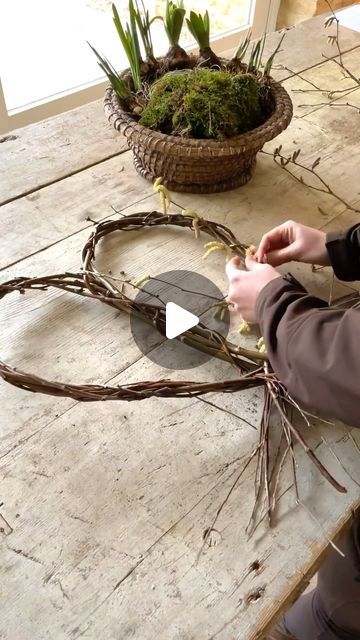 Red Dogwood Wreath, Willow Wreath Ideas, Dogwood Wreath, Daylesford Organic, Willow Heart, Red Dogwood, Wreath Workshop, Inner Garden, Dried Floral Wreaths