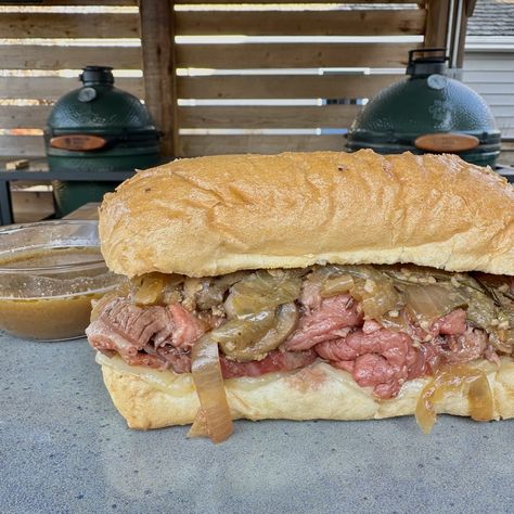 Smoked French Dip Sandwich Smoked Pot Roast, French Dip Sliders, Pot Roast Sandwiches, Steak Sandwich Recipes, Ribeye Steak Recipes, Ribeye Roast, Beef Dip, French Dip Sandwich, Traeger Recipes