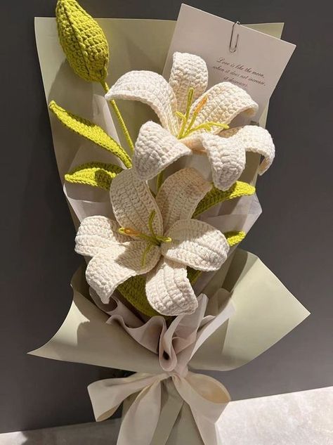 mother's day gifts Mother’s Day Bouquet Crochet, Lily Flower Crochet Pattern, Crochet Lily Bouquet, Bouquet Of Flowers Crochet, Lilies Crochet, Crochet Mothers Day Gifts, Crochet Lily Flower, Bouquet Crochet Flowers, Lily Flower Bouquet