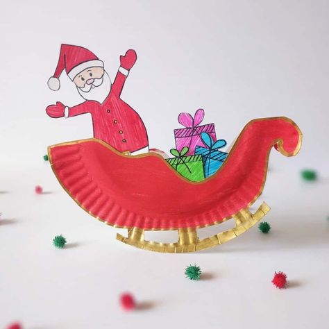 Make a rocking Santa sleigh out of a paper plate! A cute holiday craft for kids via hello, Wonderful. Sleigh Crafts For Kids, Ece Activities, Hallway Decorations, Christmas Hallway, Santa Claus Crafts, Christmas Paper Craft, Hello Wonderful, Green Frogs, Stick Christmas Tree