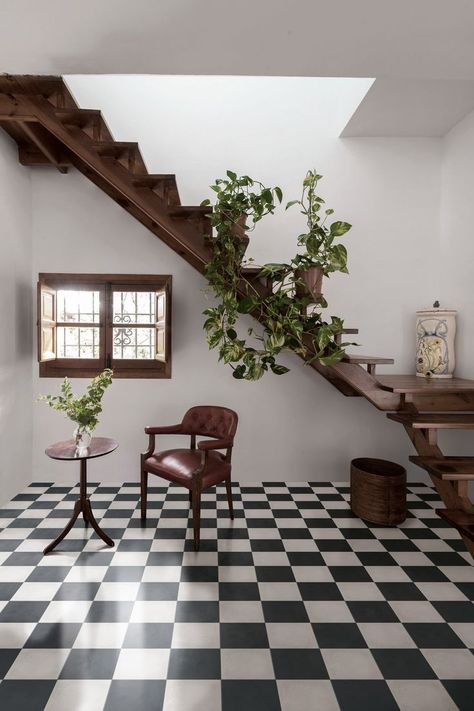 An original home entrance with the black and white checkerboard effect. Discover Contrasti collection! Stairs In Living Room, Contemporary Graphic, Black And White Tiles, Wooden Stairs, Tile Stores, Interior Photo, White Tiles, Cement Tile, House Entrance