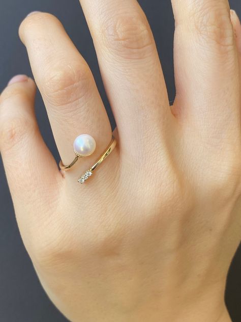 1 Gram Gold Ring For Women, Toe Ring Designs, Jewelry Necklace Simple, Breastmilk Jewelry, Pearl Rings, Spiral Ring, Swirl Ring, Rings Fashion, Thumb Ring