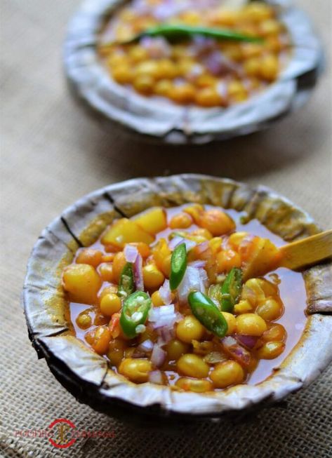 Bengali Food Vegetarian, Ghugni Recipe, Easy Indian Food Recipes, Vegetarian Indian Food, Easy Indian Food, Bengali Cuisine, Bengali Recipes, Variety Food, Emoji Defined