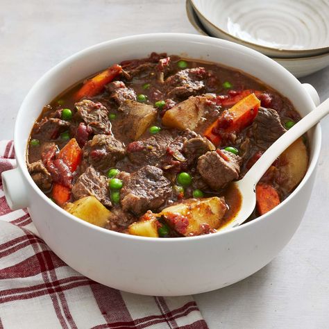 Christmas Eve Beef Stew Christmas Eve Beef Stew, Christmas Beef Stew, Christmas Stew Recipes, Christmas Stew, Christmas Beef, Beef And Potato Stew, Beef Meals, Easy Beef Stew, Ground Beef Pasta