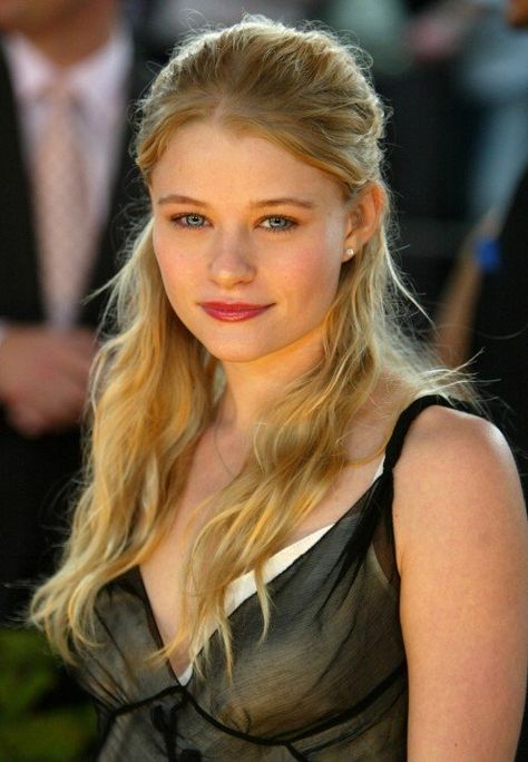 The 15 Most Beautiful Blonde Actresses: Round 2 | HubPages Famous Blondes, Blonde Actresses, Emilie De Ravin, Oh My Goddess, Young Actresses, Female Actresses, Amanda Seyfried, British Actresses, Blonde Women