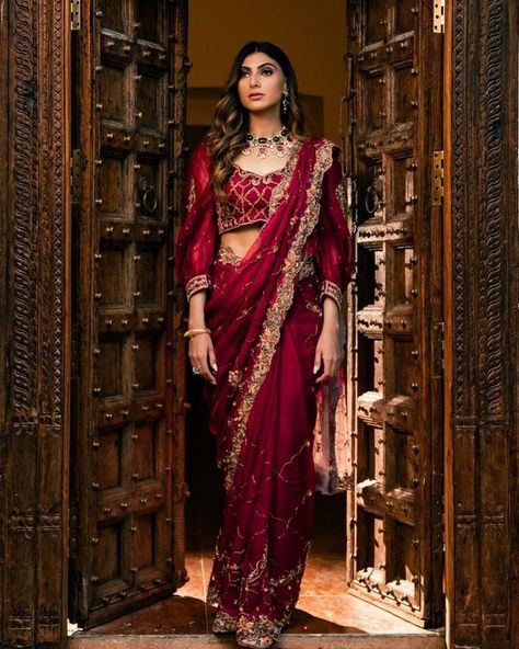 Presenting you latest Bridal Velvet Sarees. From sabyasachi velvet sarees to royal velvet sarees, we have got variety of designs, #shaadisaga #indianwedding #velvetsareeblouse #velvetsareered #velvetsareegreen #velvetsareeblousedesignfullsleeves #velvetsareejacketdesigns #velvetsareeanushkasharma #velvetsareedesigner #velvetsareeplain #velvetsareepartywear #velvetsareepurple #velvetsareenavyblue #velvetsareejacket #velvetsareehalf #velvetsareepink #velvetsareedarkgreen #velvetsareeforbride Ruffled Saree, Velvet Saree, Saree Draping Styles, Sari Design, Latest Dress Design, Female Dress, Hair Artist, Big Fat Indian Wedding, Indian Bridal Dress