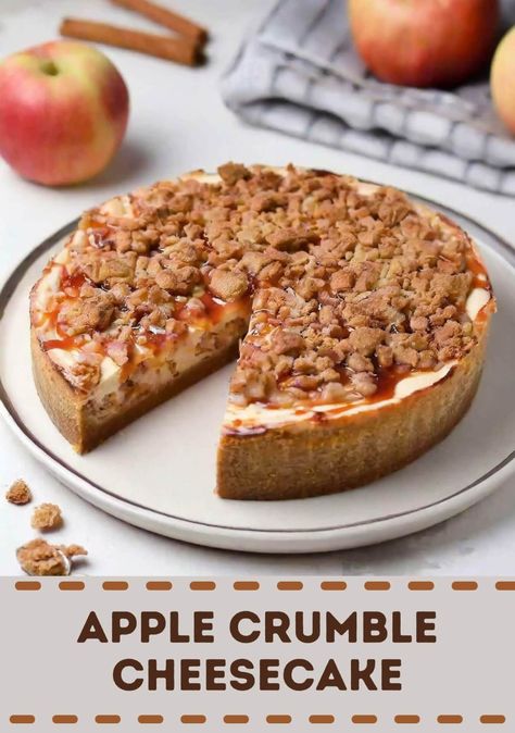 Apple Crumble Cheesecake Cheesecake Crumble, Apple Crumble Cheesecake, Cheesecake Apple, Crumble Cheesecake, Cinnamon Cheesecake, Apple Cheesecake, Oat Crumble, Apples And Cheese, Digestive Biscuits