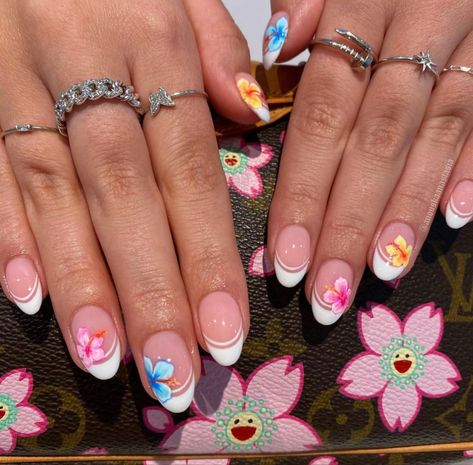 Short Island Nails, Cute Hawaiian Nails, Aloha Nails, Hawaiian Nails, Hawaii Nails, Cruise Nails, Beachy Nails, Tropical Nails, Summery Nails