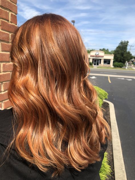 Low Lights In Strawberry Blonde Hair, Burnt Red Hair, Light Brown To Red Balayage, Red Gold Hair, Neutral Red Hair, Ginger Hair Balayage, Strawberry Brunette, Auburn Lowlights In Blonde Hair, Dimensional Auburn Hair