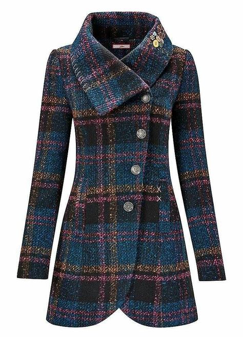 Dress Coat Outfit, Mosaic Knitting, Winter Fashion Coats, Collar Coat, Winter Mode, Joe Browns, Collared Coat, Coat Patterns, Coat Outfits