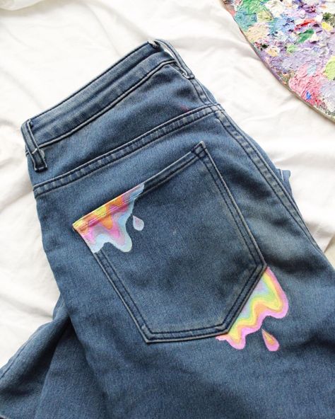 Jean Diy, Diy Pants, Painted Clothes Diy, Diy Jeans, Denim Art, Painted Denim Jacket, Diy Vetement, Custom Jeans, Thrift Flip