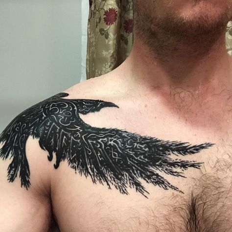 Hugin And Munin, Tattoo Trash, Ankle Tattoo Designs, C Tattoo, Bicep Tattoo, Raven Tattoo, Gorgeous Tattoos, R Tattoo, Unique Tattoo Designs