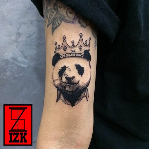 Panda Tattoo For Men, Panda Tattoo Men, Tato Panda, Tattoos Panda, Tattoo Panda, Cute Tattoo Ideas, Halloween Tattoos Sleeve, Cute Panda Drawing, Wing Tattoo Men