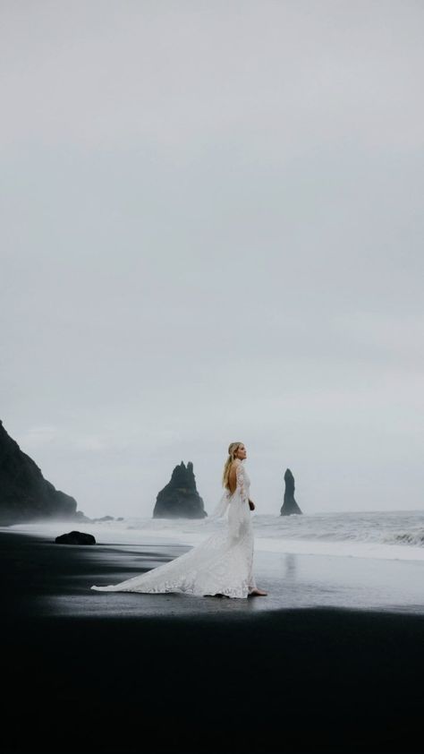 #wedding #elopement #weddingphotos #weddingphotoinspiration #adventurewedding #adventureelopement #desinationwedding #travelweddingphotographer #iceland #icelandtravel