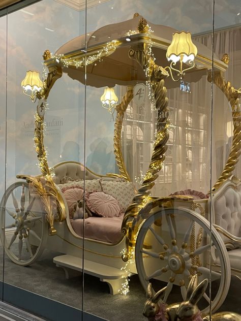 Cinderella bed Cinderella Room Decor, Cinderella Bedroom Ideas, Cinderella Carriage Bed, Cinderella Bed, Cinderella Bedroom, Cinderella Room, Cradle Decoration, Disney Bedroom, Luxury Stroller