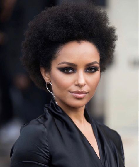 Latest Hair Braids, The Parent Trap, Blowdry Styles, Brown Girls Makeup, All Eyez On Me, Parent Trap, Kat Graham, Natural Afro Hairstyles, Afro Textured Hair