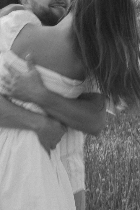 Engagement Photos Grainy, Engagement Photos Aesthetic Casual, Blurred Engagement Photos, Motion Blur Engagement Photos, Blurry Engagement Pictures, Asheville Engagement Photos, Were Engaged Announcement, Couple Photoshoot Blurry, Unposed Couple Photos