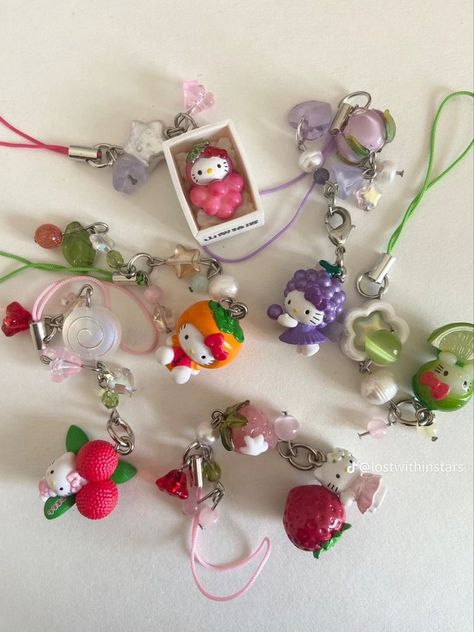 Hello Kitty Keychains, Hello Kitty Fruit, Hello Kitty Charms, Friend Pics, Kitty Accessories, Phone Charms, Hello Kitty Items, Cute Keychain, Cute Little Things