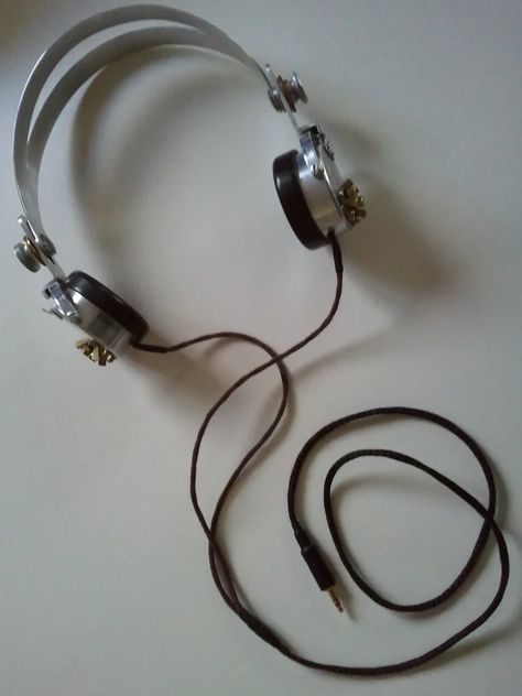 Steampunk (ish?) Vintage Headphones : 6 Steps - Instructables Cute Headphones, Retro Gadgets, Foto Ideas Instagram, Naha, Dive In, No. 2, The Good, Vision Board, Headphones