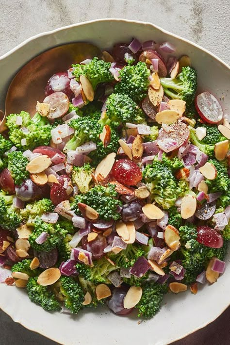 Broccoli And Grape Salad, Broccoli Grape Salad, Recipe For Broccoli, Salad Options, Easy Potluck Recipes, Grape Salad Recipe, Easy Potluck, Raw Broccoli, Quick Side Dishes