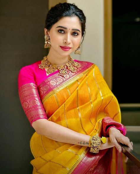 Aarti Ravi, Sonalee Kulkarni, Raw Silk Fabric, Saree Blouse Patterns, Blouse Designs Silk, Yellow Saree, Wedding Saree Indian, Designer Saree Blouse Patterns, Fancy Blouses