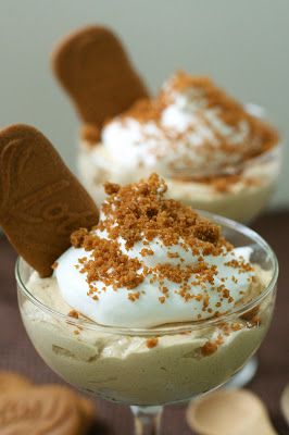 Something Swanky: desserts and designs.: 30 Awesome Cool Whip Recipes  http://www.kraftbrands.com/coolwhip/recipes/recipe-detail.aspx?recipeId=56668=COOL%20WHIP%20Cones Best Homemade Whipped Cream, Recipes With Cool Whip, Cool Whip Desserts, Homemade Whipped Cream Recipe, Speculoos Cookie Butter, Biscoff Recipes, Frozen Hot Chocolate, Butter Recipes, Cookie Butter