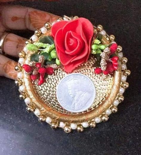 Silver coin packing, wedding packing ifeas, wedding gifts, gifts Gold Coin Packing Ideas For Wedding, Gold Coin Gift Packing Ideas, Coin Packing Ideas For Wedding, Gift Wrapping Ideas Wedding, Coin Packing Ideas, Packing Ideas For Wedding, Packing Idea, Wedding Packing, Coin Crafts