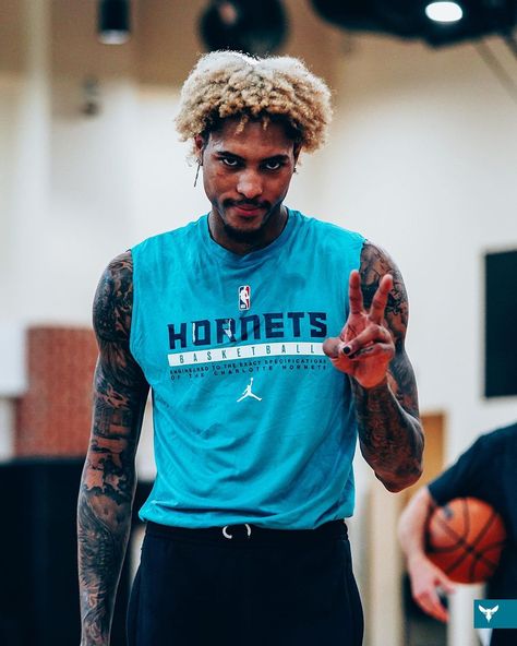 Charlotte Hornets on Instagram: “@kellyoubrejr in the lab 🧪✌️” Hornets Basketball, Afro Hairstyles Men, Kelly Oubre Jr, Grid Template, Kelly Oubre, Grid Wallpaper, Basketball Players Nba, Nba Fashion, Jordan Shoes Retro