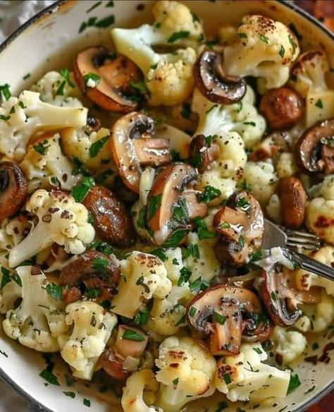 Weight Watchers Kitchen Recipes 2024 | Garlic Cauliflower and Mushrooms | Facebook Cauliflower And Mushrooms, Garlic Cauliflower, Cauliflower Mushroom, Garlic Mushrooms, Bariatric Recipes, No Calorie Foods, Cauliflower Recipes, Roasted Cauliflower, Mushroom Recipes