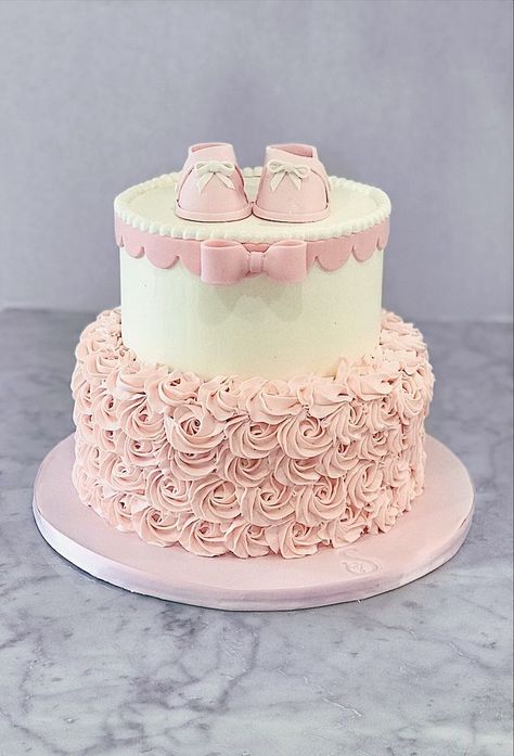 Baby Shower Cakes Girl Pink, Baby Girl Shower Cake, Princess Baby Shower Cake, Christening Cake Girls, Girl Shower Cake, Baby Shower Cake Designs, Pink Baby Shower Cake, Pastel Baby Shower, Cake Boutique