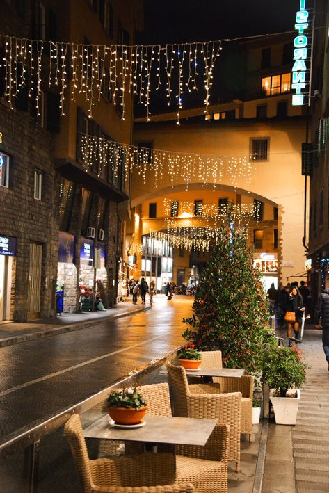 Christmas In Rome Italy, Italy Christmas Aesthetic, Italy At Christmas, Rome Winter Aesthetic, Rome Italy Winter, Italy In The Winter, Florence Winter, Rome Christmas, Winter In Italy