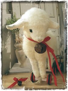 Primitive Sheep, Easter Drawings, Sheep Crafts, Sheep And Lamb, Felting Tutorials, Wool Projects, Bari, Needle Felted Animals, Vintage Easter