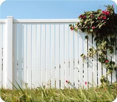 fence-all bel air vinyl/pvc fence White Pvc Fence Ideas, Wood Fence Design, Pvc Fence, Fence Installation, Front Fence, White Fence, Beach House Exterior, Fence Styles, Front Yard Fence