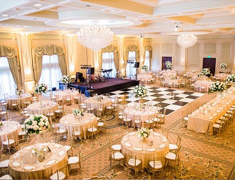 21 Elegant Ideas for a Ballroom Wedding - Inspired by This Ideas Aniversario, Ballroom Wedding Reception, Wedding Hall Decorations, Elegant Wedding Venues, Wedding Reception Flowers, Unique Wedding Flowers, Wedding Floral Centerpieces, Romantic Lighting, Luxury Wedding Venues