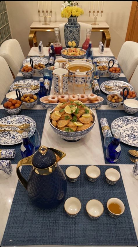 Ramzan Special Recipes, Ramadan Desserts, Food Set Up, Catering Food Displays, Party Food Buffet, Catering Ideas Food, Party Food Platters, Cookout Food, Food Displays