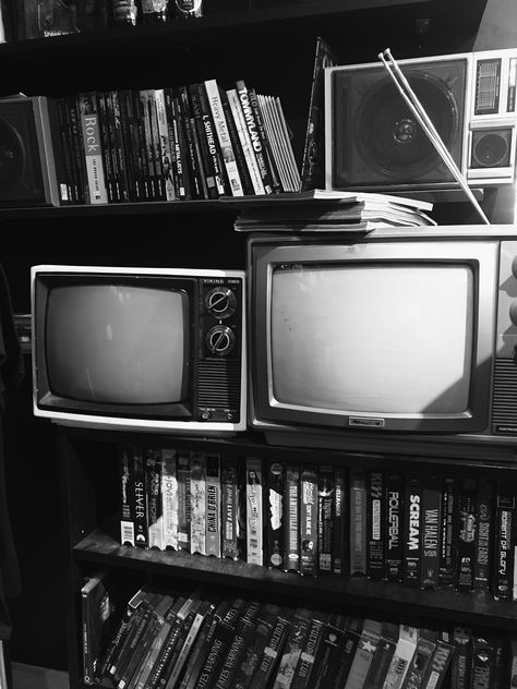 vintage tv aesthetic, vinyl, movies, dvds, old, old school, speaker, old TV, 2000s, y2k, grunge Vintage Television Aesthetic, Tv Aesthetic Grunge, Watching Tv Photography, Tv Aesthetic Wallpaper, Tv Aesthetic Watching, Dvds Aesthetic, Retro Tv Aesthetic, Vintage Tv Aesthetic, Watch Tv Aesthetic