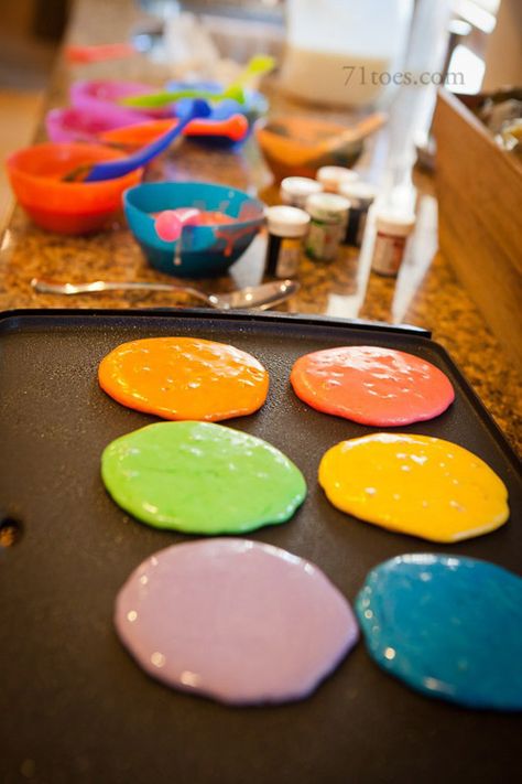 Rainbow pancakes Rainbow Pancakes, Traditions To Start, Family Breakfast, Easter Traditions, Spring Ideas, Think Food, Crumpets, Easter Dinner, Easter Activities