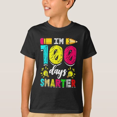 School Outfits For Teachers, Posters School, 100 Days Of School Ideas, Best Father's Day Gifts, 5th Grade Graduation, Best Graduation Gifts, Happy First Day Of School, Teacher Appreciation Ideas, Graduation Design