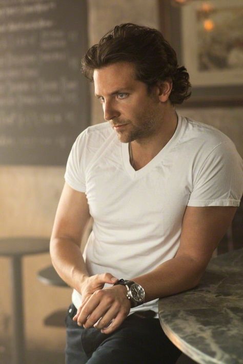 Bradley Cooper Haircut, Bradley Cooper Hot, Bradley Cooper Hair, Phil 3, Billy Ray, Bradley Cooper, Life Inspiration, Real Man, Haircuts For Men